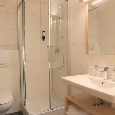 Unterwoeger 3* אוברטיליאך